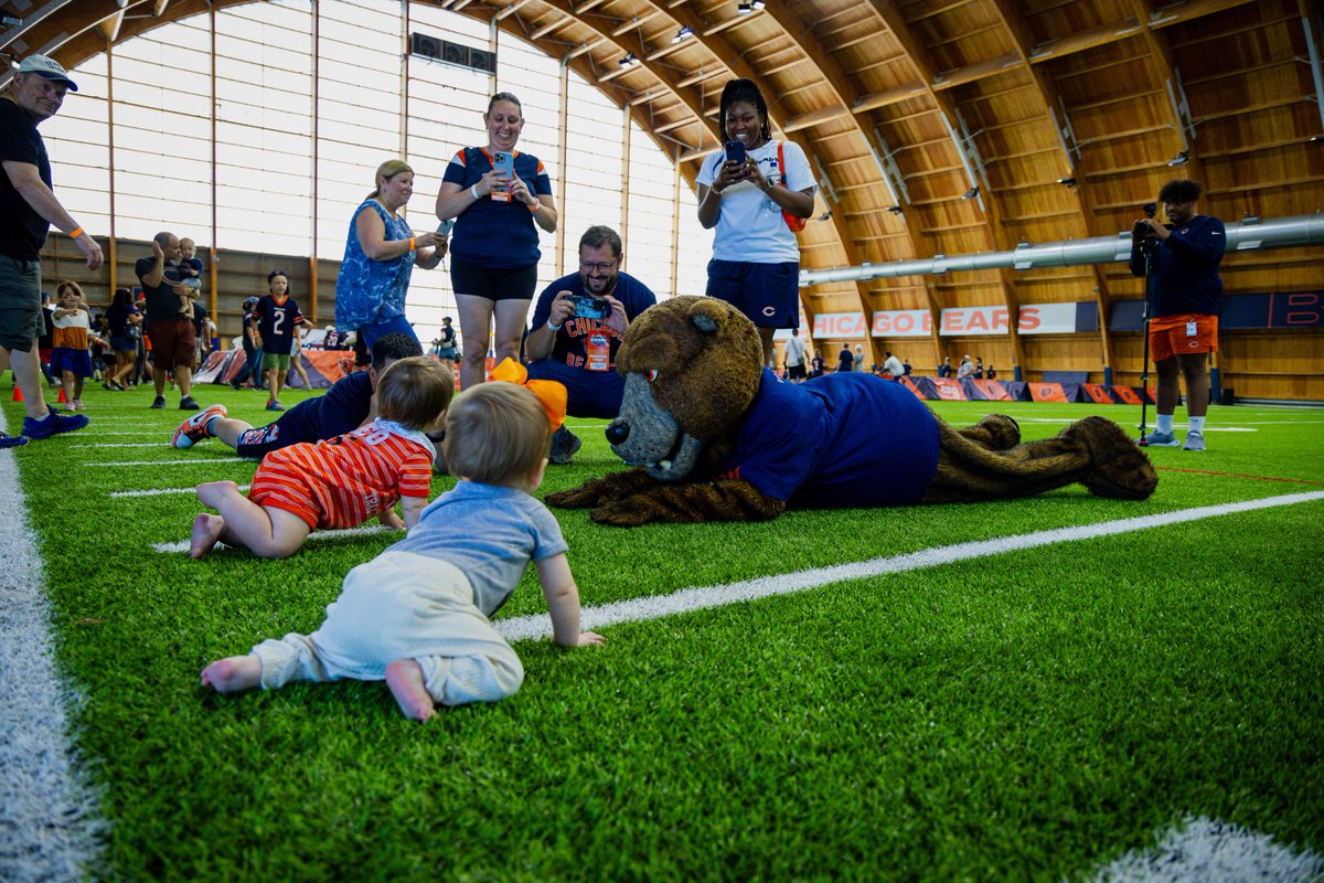 actglobalturf's tweet photo. From professional athletes to the tiniest fans, our turf is built to be tough under pressure and soft where it counts. That’s engineering you can trust, no matter who’s on the field.

📷: Chicago Bears

#ActGlobal #XtremeTurf https://t.co/Gq7qV9YR8k