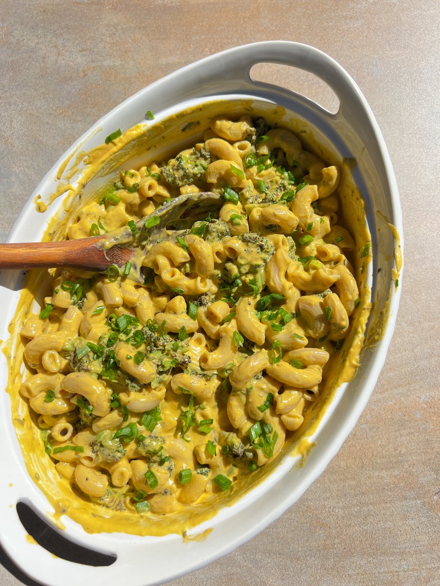 effortless_eats's tweet image. This Butternut Squash Macaroni is a unique &amp;amp; dairy-free way to enjoy "mac n' cheese" with a burst of Fall flavors! It's a must-make this season to keep you cozy, comforted, &amp;amp; well-nourished 🧡

#effortlesseats #butternutsquash #butternutsquashrecipes #healthypastarecipe