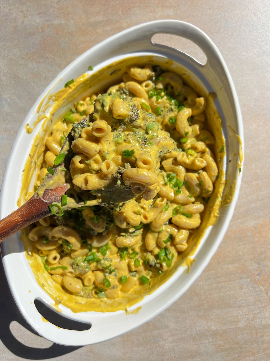 effortless_eats's tweet image. This Butternut Squash Macaroni is a unique &amp;amp; dairy-free way to enjoy "mac n' cheese" with a burst of Fall flavors! It's a must-make this season to keep you cozy, comforted, &amp;amp; well-nourished 🧡

#effortlesseats #butternutsquash #butternutsquashrecipes #healthypastarecipe