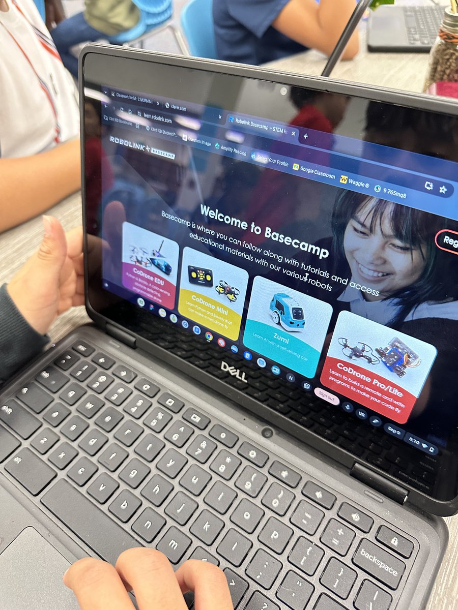 MveLibrary's tweet image. Introduction to Drone safety!@es_regarrido @GLuceroTech @EdTech_ObeOne