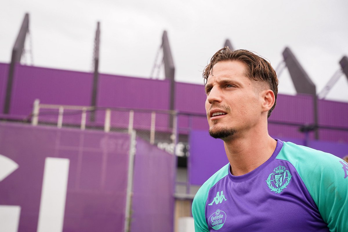 Un crack anda suelto por Pucela… 

Que comience el baile, <a href="/sergicanos/">Sergi Canós Tenés</a> 🤩⚪️🟣