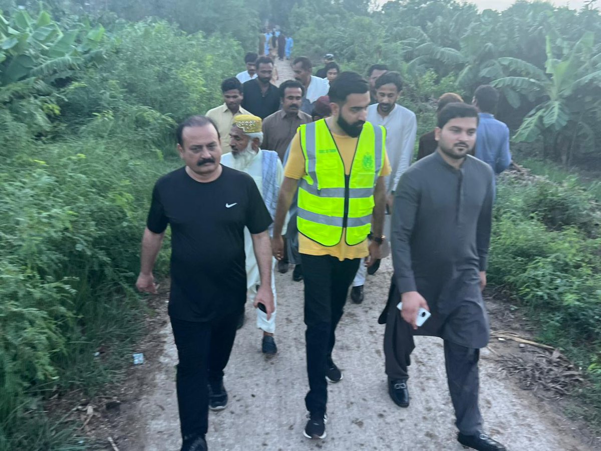 MSaqibShaikh190's tweet photo. Team Rawal Sharjeel visiting rain-affected areas at UC 79, Village Ahmed Khan Almani 🌧️
#TeamRawalSharjeel #ReliefWork #UC79 #AhmedKhanAlmani #OnGroundEfforts
@rawalsharjeel https://t.co/SYldPCAAJr