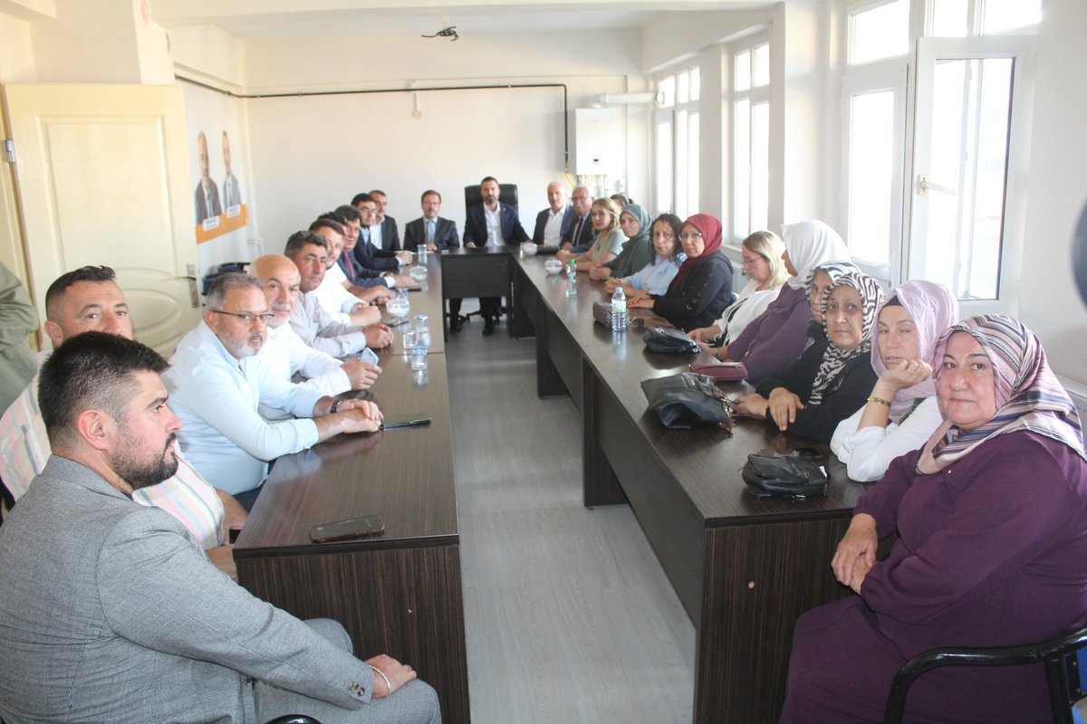 Yozgat Milletvekilimiz Sn. Süleyman Şahan ve Yozgat İl Başkanımız Sn. Av. Hasan Kandemir'in başkanlığında, AK Parti Boğazlıyan İlçe Başkanlığımızda teşkilat mensuplarımızla bir araya geldik.

Boğazlıyan'ımız için yaptığımız ve yapmayı planladığımız çalışmalarımızı paylaştık.