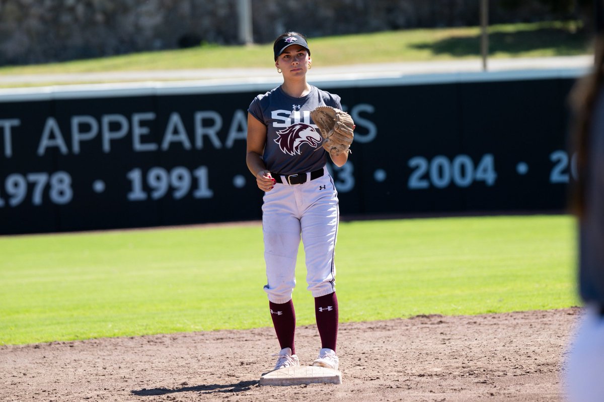 Wishing a happy birthday to freshman Brooklynn Danielson! 🥳

Brooklynn is entering Year 1️⃣ as a Saluki and is from Kenosha, Wisconsin 🎉