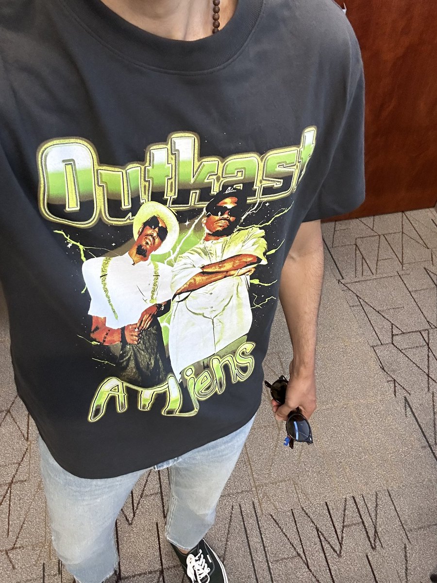 RealRobRobledo's tweet image. “And yes, I will be present on the first day of school and graduation..” 🎙️🎼🎧

#Troopchella #HomecomingWeek

Day #3:

Wear Your Playlist Loud and Proud