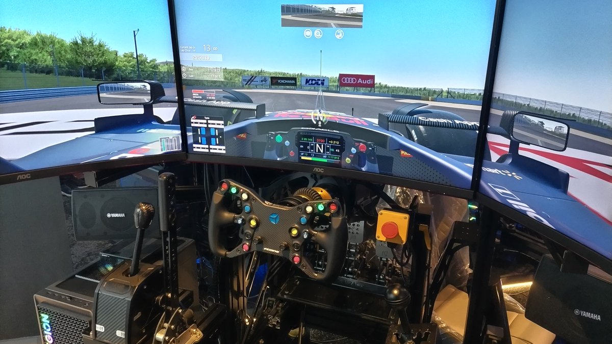 yokochif1's tweet photo. 本日の #SARDUNDERGROUND
LIVE前のSIM活 1本目は
午前中に
GRACETRACK ZENKAIRACING TOKYOへ
#simshoptournament
F1 富士スピードウェイに挑戦
とりあえず1分17秒640でトップタイムですが…
2008年のマッサ選手のコースレコード1分17秒287分には
全然届きませんなぁσ(￣∇￣;) https://t.co/HIUfi9aDWV