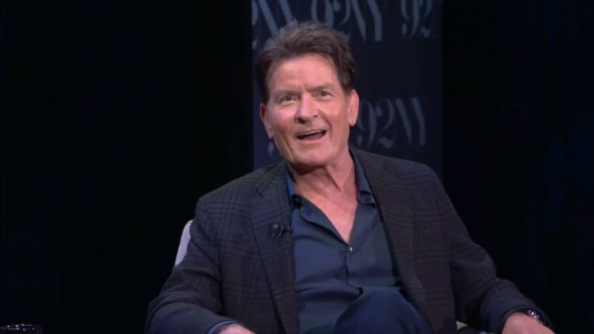 hearteyes4david's tweet photo. Finally got to hear the #DavidDuchovny #CharlieSheen #92NY discussion. I could’ve listened for another hour honestly! I think I’ll buy #TheBookofSheen #Hearteyes https://t.co/sXacGSDpAK
