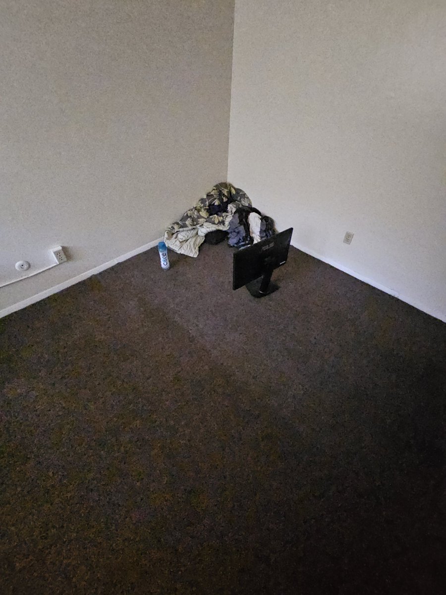 Got some furniture 💪💪
