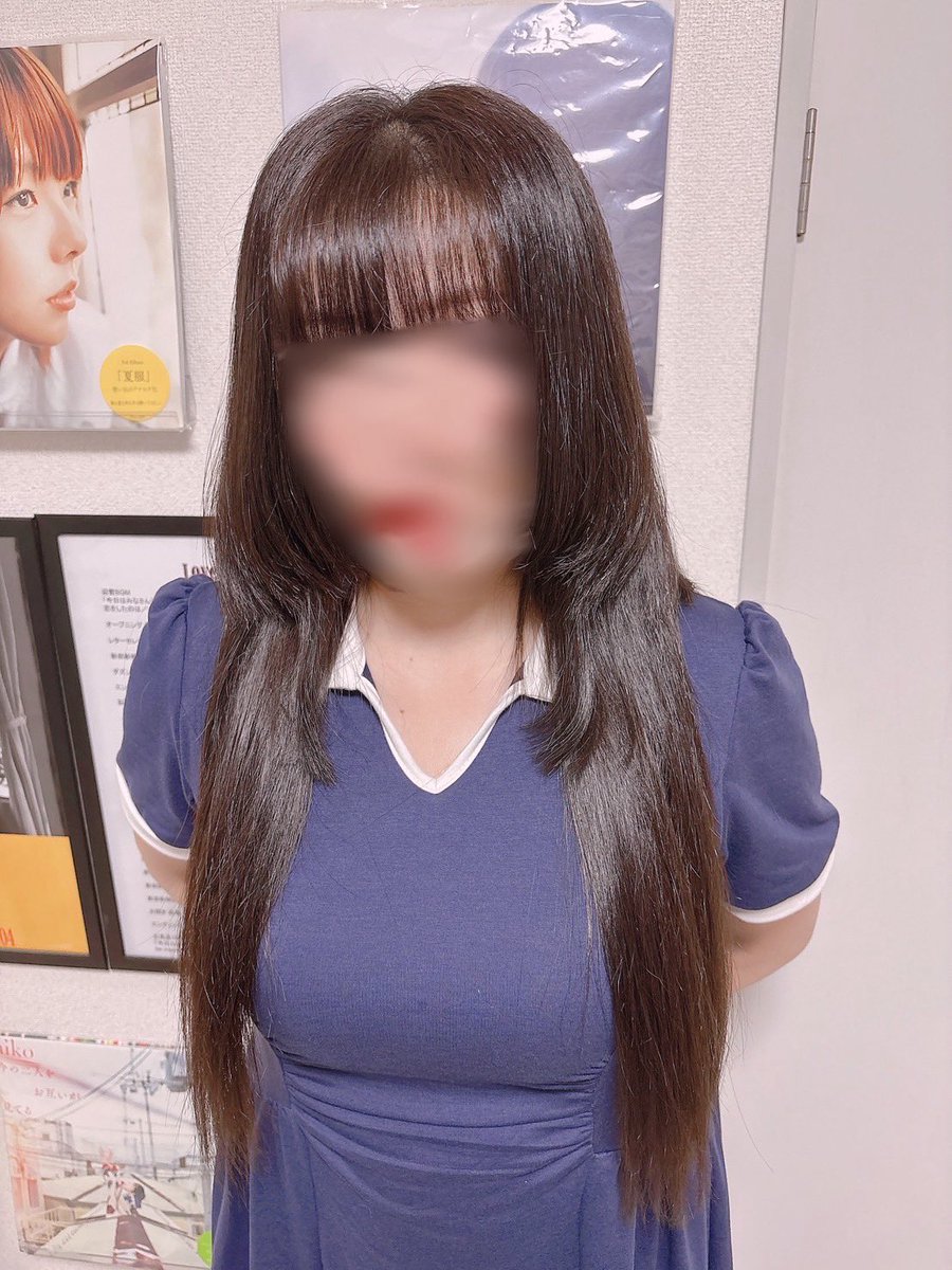 あたしが指名予約すると、aikoのSNSチェックして最新の髪型押さえておいてくれてる神美容師さんにカットしてもらったー💇🏻‍♀️
今回はラブシャaiko🗻aikoのセルフカット、他の人にはない『aikoっぽい』に毎回なるのすごいって話した🫨
段になってる姫カットの再現がお気に入り🥹❤️‍🔥