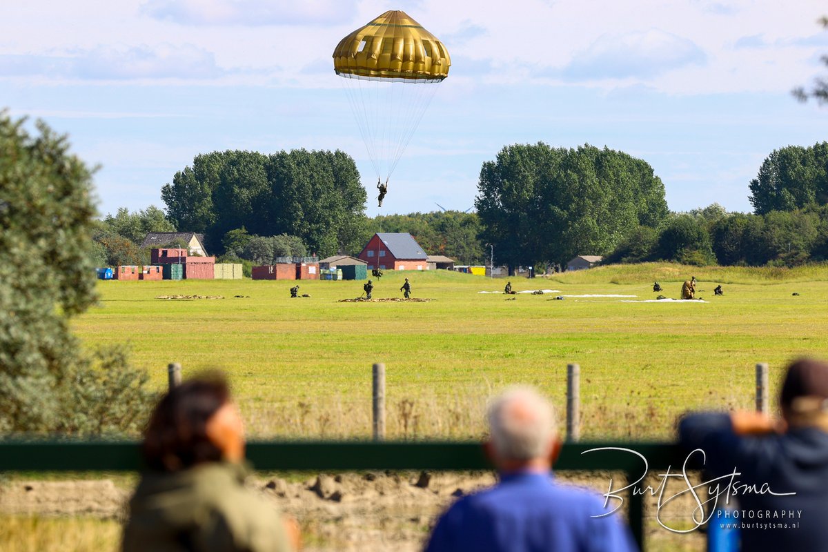 #falconleap Dropping boven het lauwersmeergebied op 10 sept <a href="/VlbEindhoven/">Vliegbasis Eindhoven</a> <a href="/Kon_Luchtmacht/">Koninklijke Luchtmacht</a>