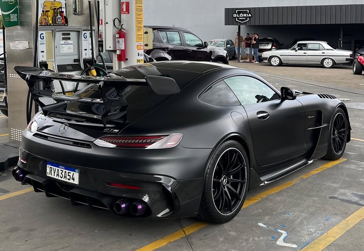 carpxrnpicx's tweet photo. AMG GT Black Series https://t.co/3oNuYrPDp6