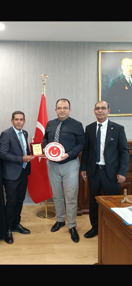 Kıymetli İlçemize Yeni Atanan kaymakamızı iyi parti eyyübiye ilçe başkanlığı olarak Ziyatete Bulunduk.<a href="/AliErogllu/">Ali £roğlu</a> <a href="/aefakibaba/">Dr. Ahmet Eşref FAKIBABA</a> <a href="/MahmutDemmir/">Mahmut Demir</a> <a href="/MDervisogluTR/">Müsavat Dervişoğlu</a> <a href="/KevserOfluoglu/">Kevser Ofluoğlu</a> <a href="/CumaliDurmusTR/">Cumali DURMUŞ</a>