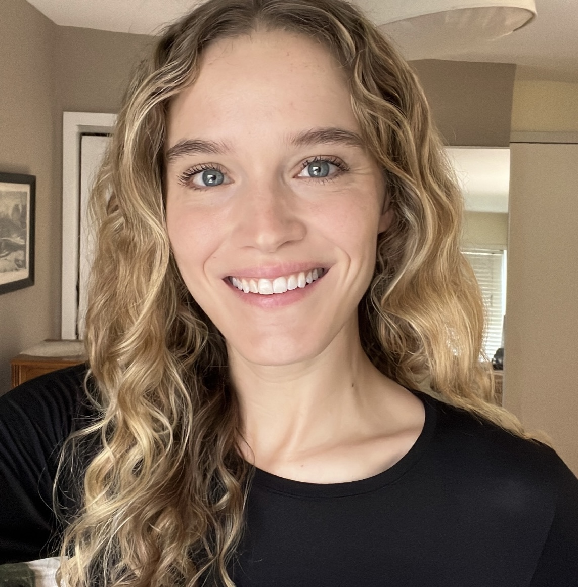 Acheron_Psych's tweet photo. Meet Dana Drori, one of Acheron’s new interns! 🌱
She’s training at Columbia in psychedelic-assisted therapy and brings years of creative insight and training in somatics to the work.

#TherapistInTraining #PsychedelicTherapy #MentalHealthCare https://t.co/j78jzkwfTG