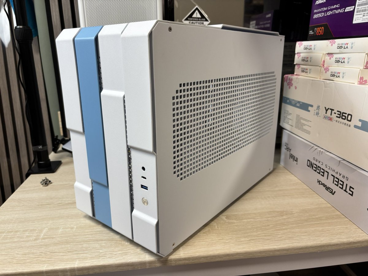 白川@PCたくさん作ってる on X