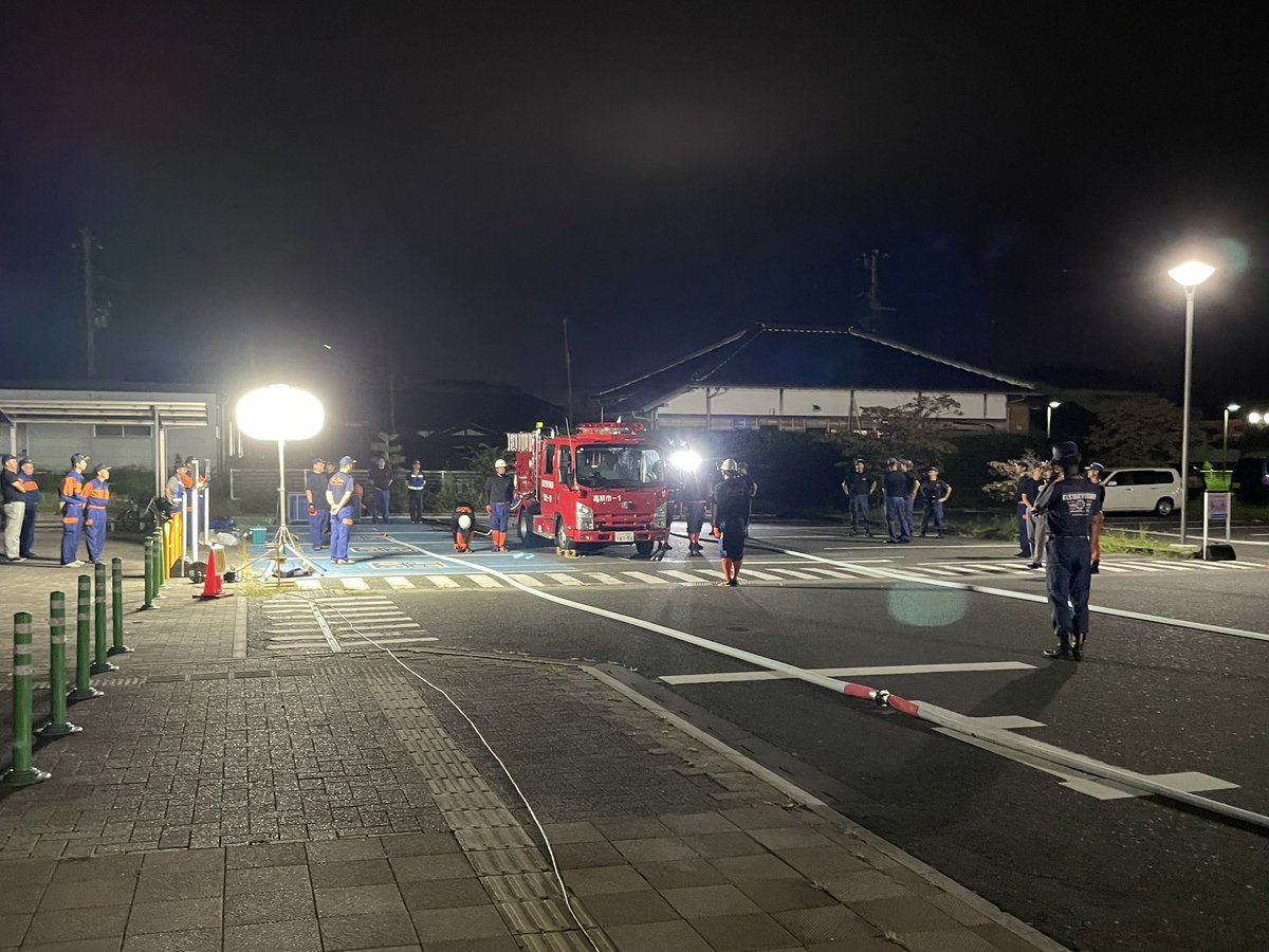 koji_oashi's tweet photo. 形だけじゃない。動きの中に、意志が宿りはじめてきている。
操法は、火を制する技であり、心を揃える時間でもある。
今夜の練習、確かな一歩。
#高萩市
#高萩市消防第一分団 https://t.co/UNbTcdLpiS