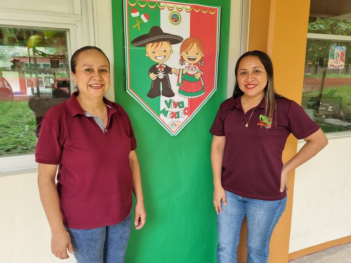 CECyTEAtlapexco's tweet photo. #CECyTEH #AdornandoLaOficina 🇲🇽🎉🎈
En el marco de las Fiestas Patrias, el personal de nuestro plantel se unió con entusiasmo para adornar las oficinas administrativas.

#SomosUnEquipoTransformandoElFuturo https://t.co/alkUgZ7JGS