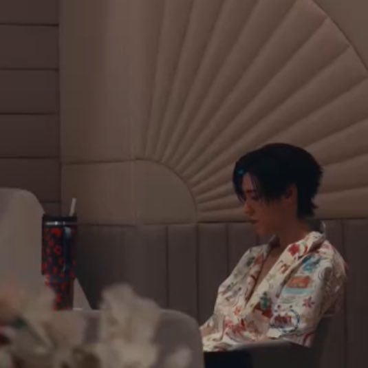 เพิ่งเคยเหนแก้วนิ้ พีมีแก้วกี่ล้านอันก่อน555555555555