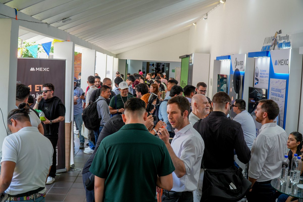 Criptolatinfest's tweet image. Gracias a cada persona, speaker, aliado y patrocinador que hizo posible este logro. Esto apenas comienza… lo mejor está por venir. ⚡🔥

#CriptoLatinFest #SomosComunidad