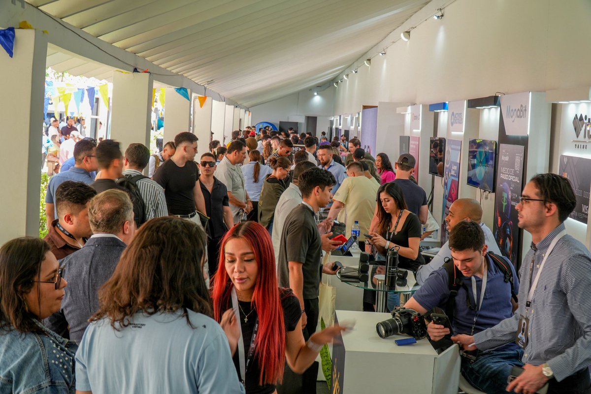 Criptolatinfest's tweet image. Gracias a cada persona, speaker, aliado y patrocinador que hizo posible este logro. Esto apenas comienza… lo mejor está por venir. ⚡🔥

#CriptoLatinFest #SomosComunidad