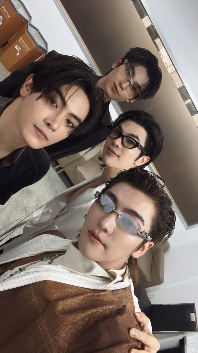 Bossckm_'s tweet image. 🩶
#GENTLEMONSTER
#GENTLEMONSTER_BOLDCOLLECTION
#GENTLEMONSTER2025