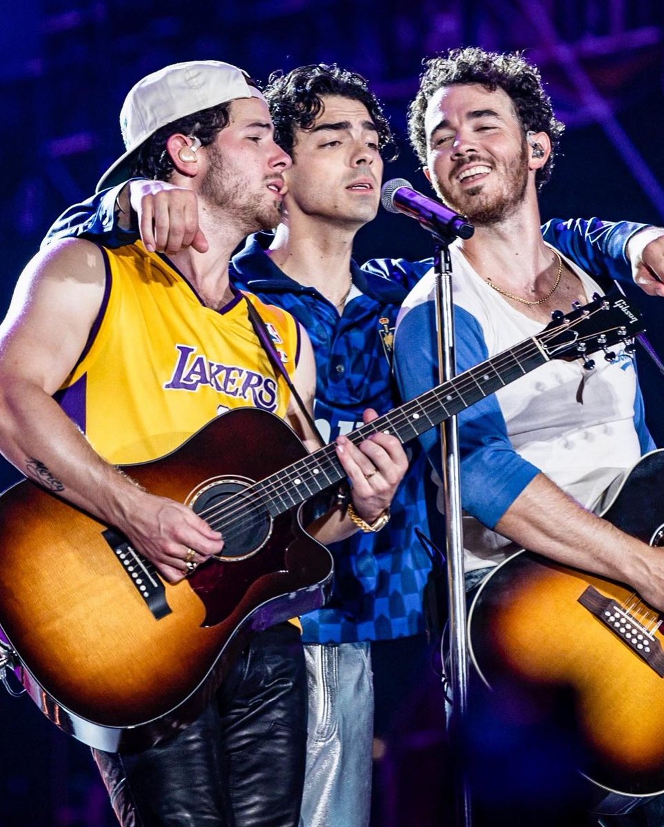 10/10 night at Dodgers Stadium! <a href="/bertonbrothers/">Berton Brothers</a> killed it out there! #ForTheTour