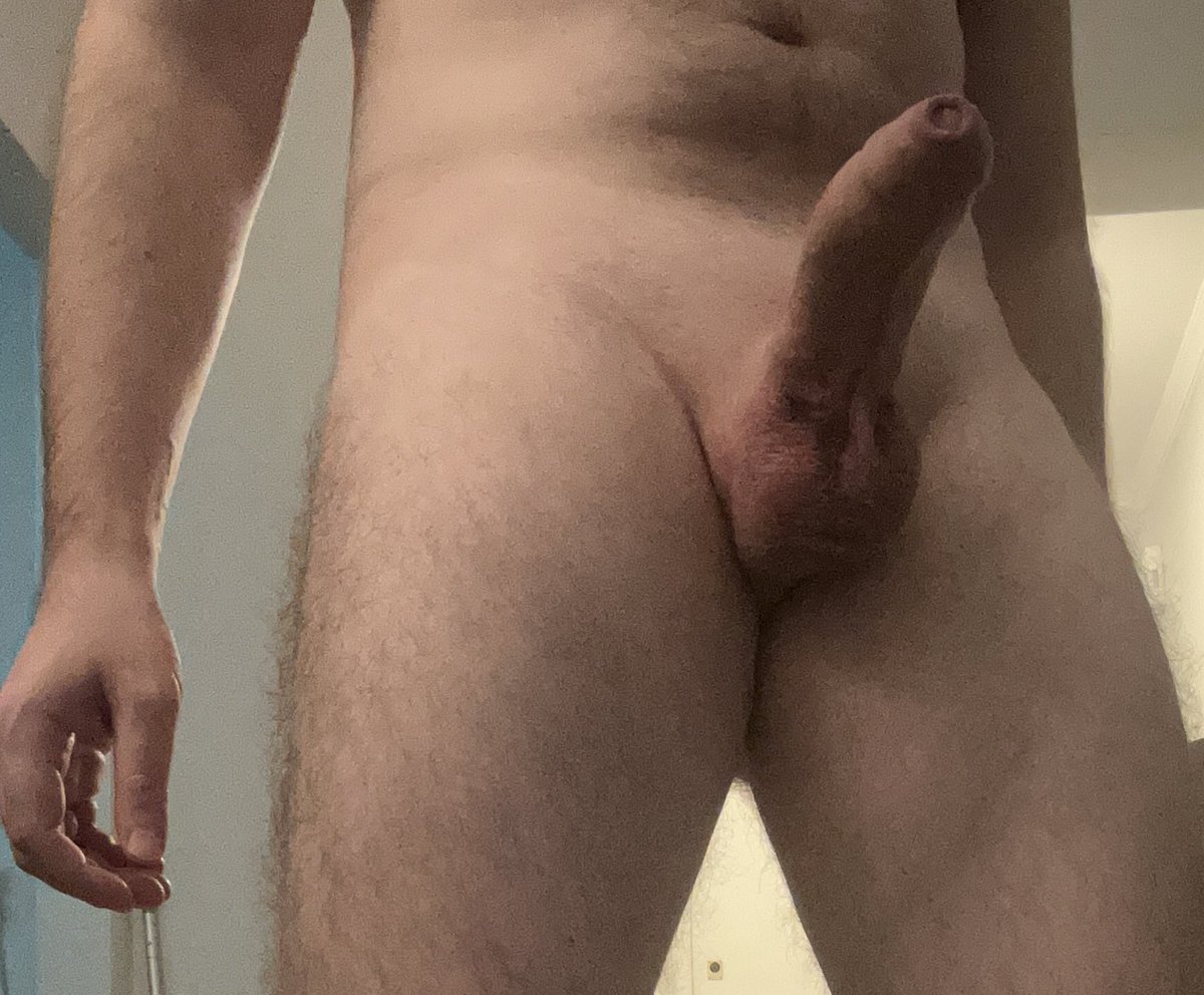 RT αν καθόσουν γονατιστός και μου έγλειφες τον πουτσο