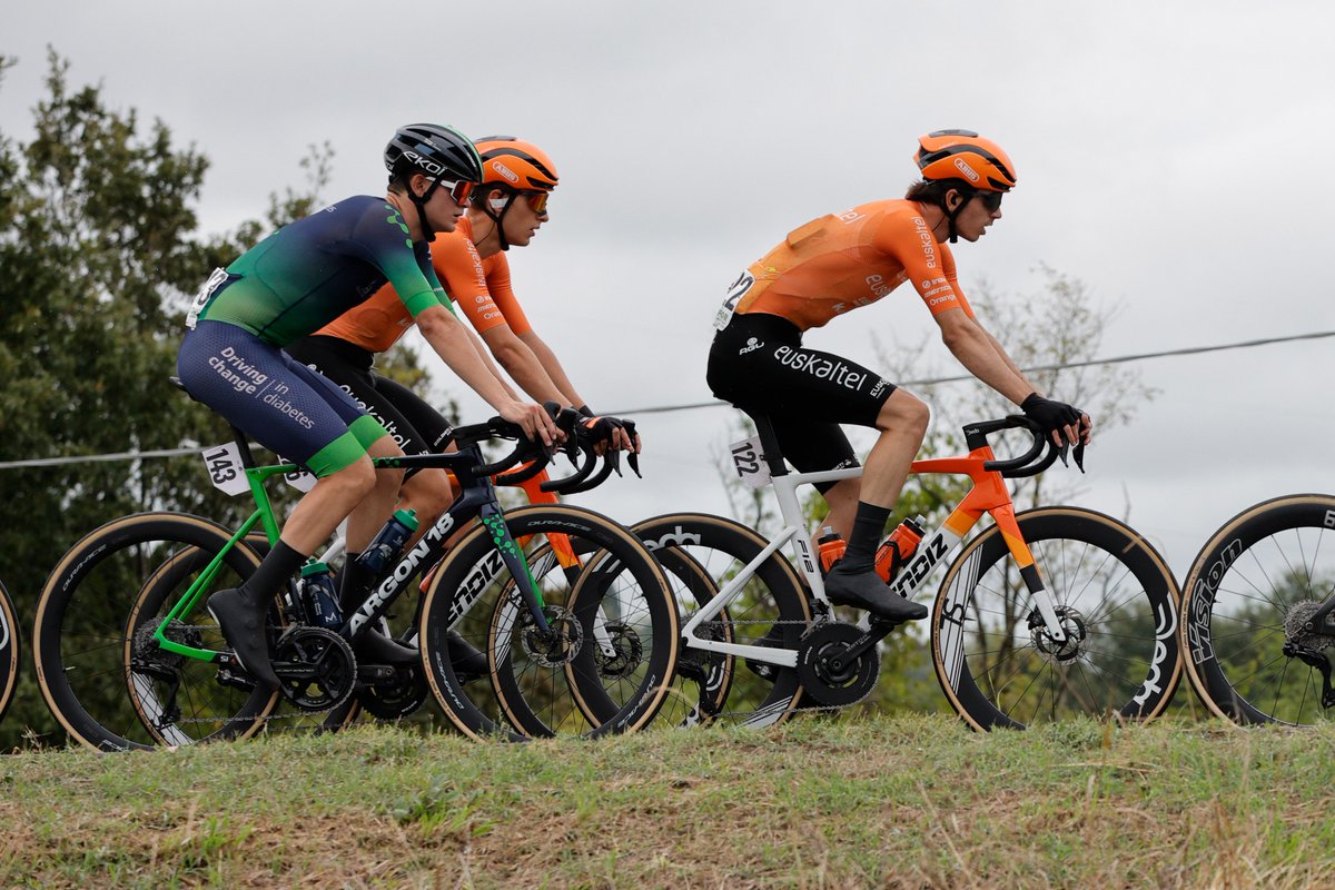 #GiroDellaToscana

🏁 Jon Agirre taldekide onena izan da Pontenederako helmugan.

💪El zumaiarra ha estado en la disputa del top20 hasta el ultimo momento.

📸 <a href="/SprintCycling/">SprintCycling</a>