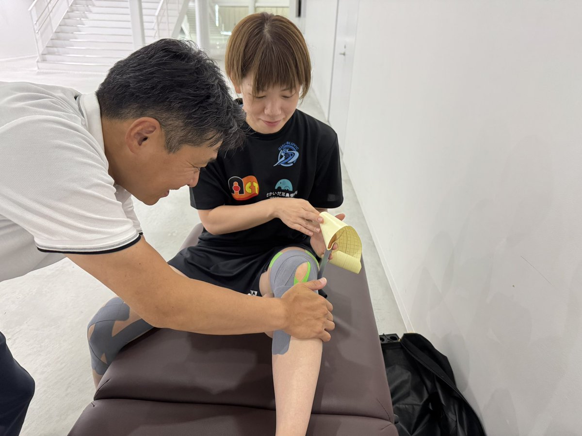 NewHALE_koji's tweet photo. 廣田彩花選手　
全日本社会人選手権大会

女子ダブルス優勝🏆
おめでとう御座います！

膝の靱帯断裂から、手術を終えてリハビリが始まったのが去年の１２月。
そこからニューハレ式のリハビリテーピングをしながら日々練習を重ね10ヵ月。

国内大会優勝と言う結果を出していただけました！！ https://t.co/X1WcKuUKkF
