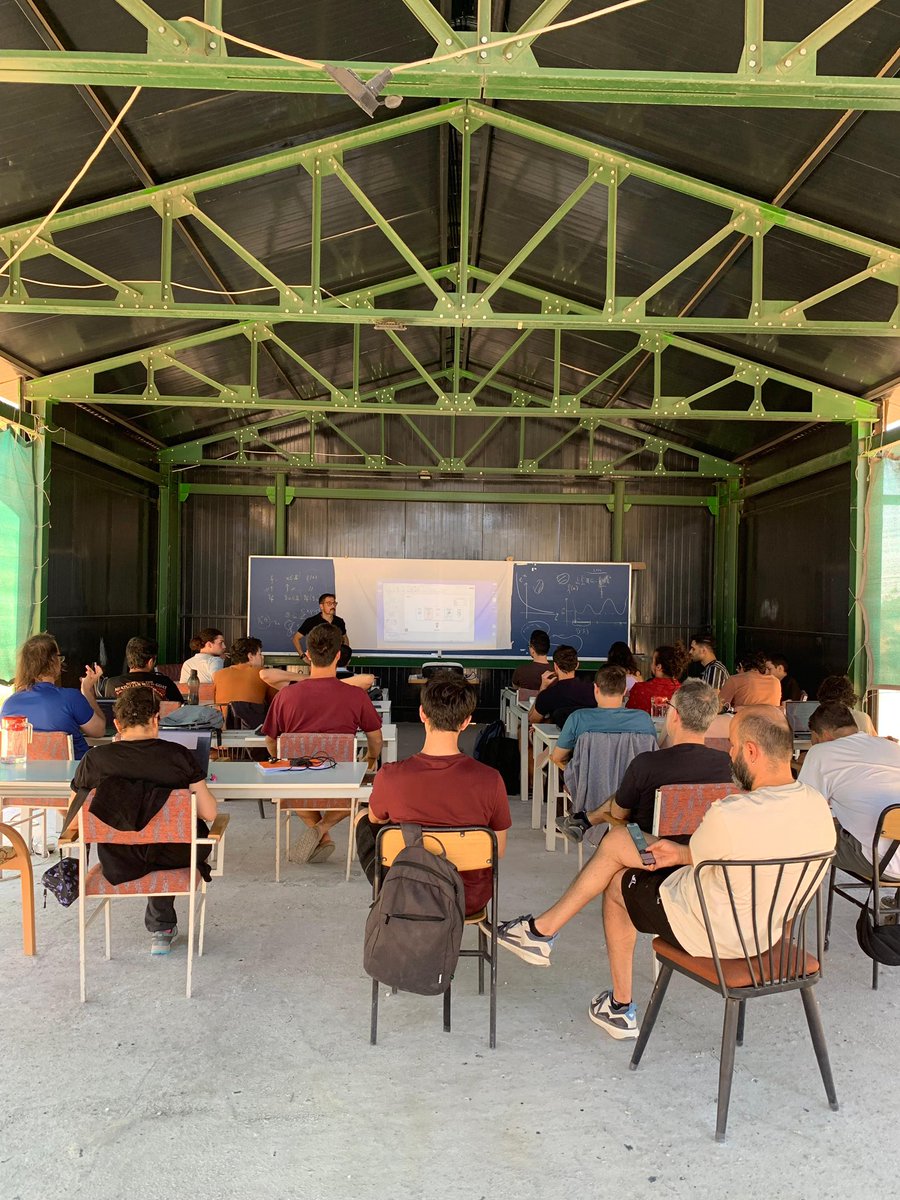 Bilimler Köyünde bu hafta: nedenselliğin geometrisi üzerine tartışmalar, İslam ve Osmanlı tarihine dair derin okumalar ve yapay zeka çalışmalarıyla geleceğe bakış. Ortak düşünmenin farklı yollarını birlikte deniyoruz. 

#bilimlerköyü
#villageofsciences