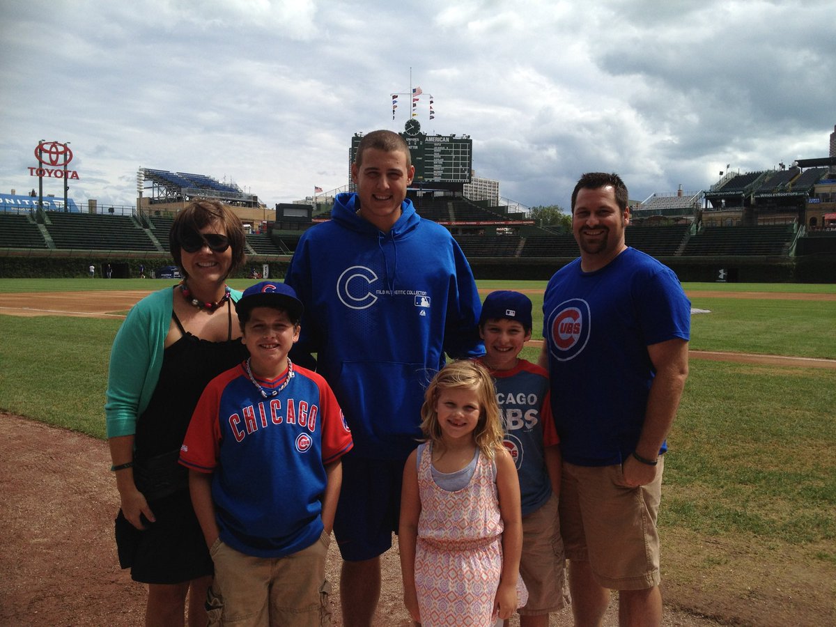 mdouglasmoore's tweet photo. In August 2012, my family had the privilege of meeting @ARizzo44. Just a year later, our oldest son lost his battle with  cancer. 💛
Thank you to the @RizzoFoundation for all the hard work you continue to do for families. Your impact matters more than words can say. https://t.co/Kqz3URCRUe