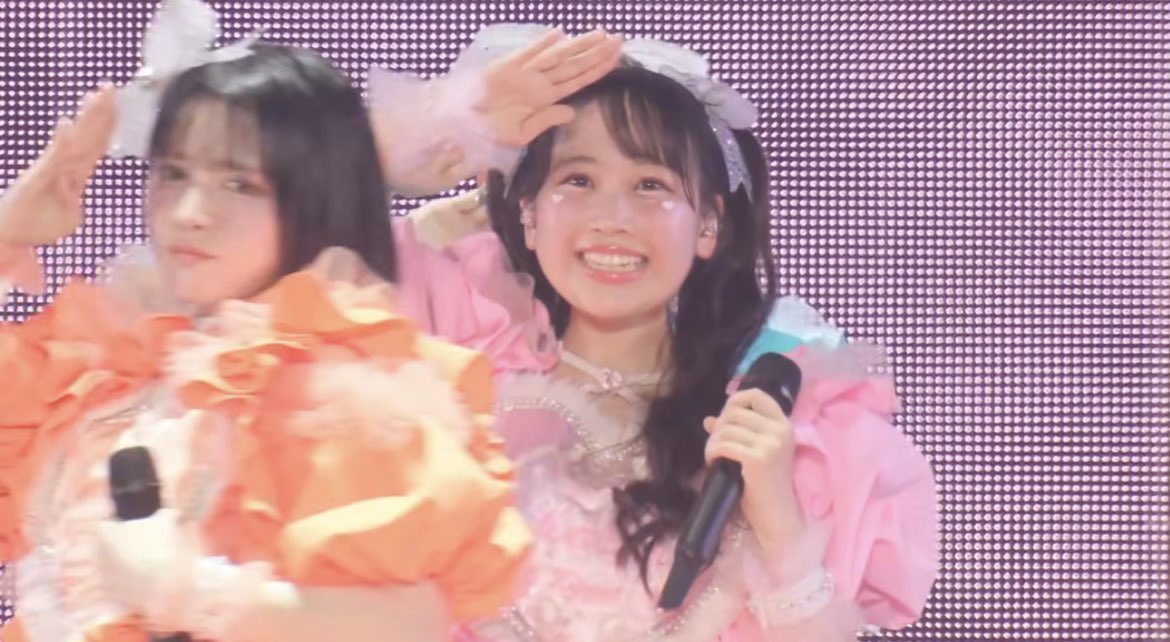 Post by 松本かれん( FRUITS ZIPPER ) on X: おはよ😬♡