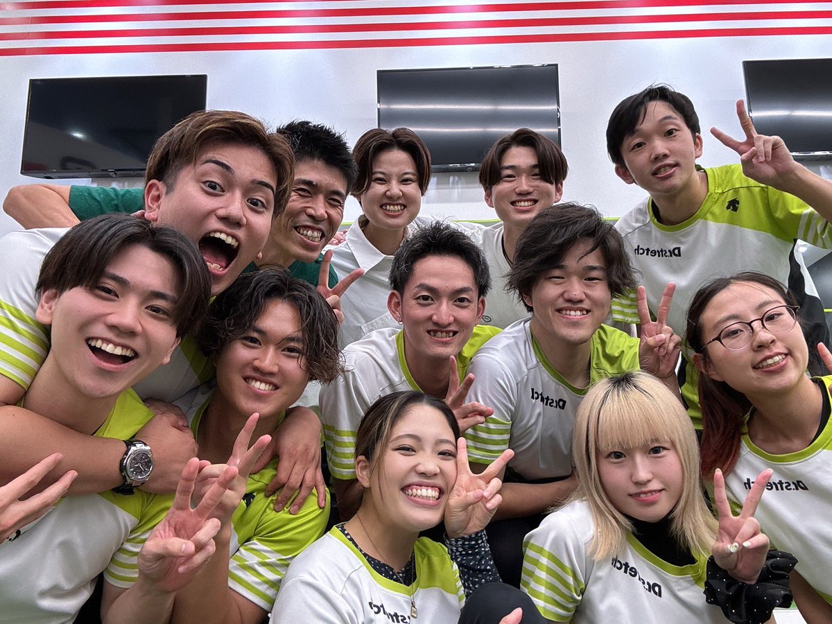 #RAISINGTOTHERIGHT
時差投稿になりますが、全体MTG!!
最近、他店舗の方が鶴見にお越し頂いて鶴見良いね！って言ってくださるのが超嬉しい🤩
今月のやる事も明確になったので、お客様に良いサービスを！！
平田さん、大門店長、前田くん鶴見にお越し頂きありがとうございます！！
C'est parti!!