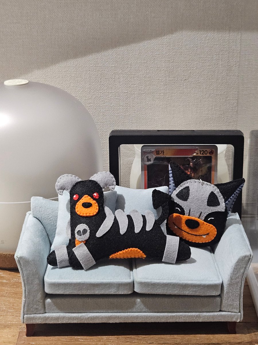 펠트인형커미션이 도착했다...
정말..후회없는,가치가있는 소비였다