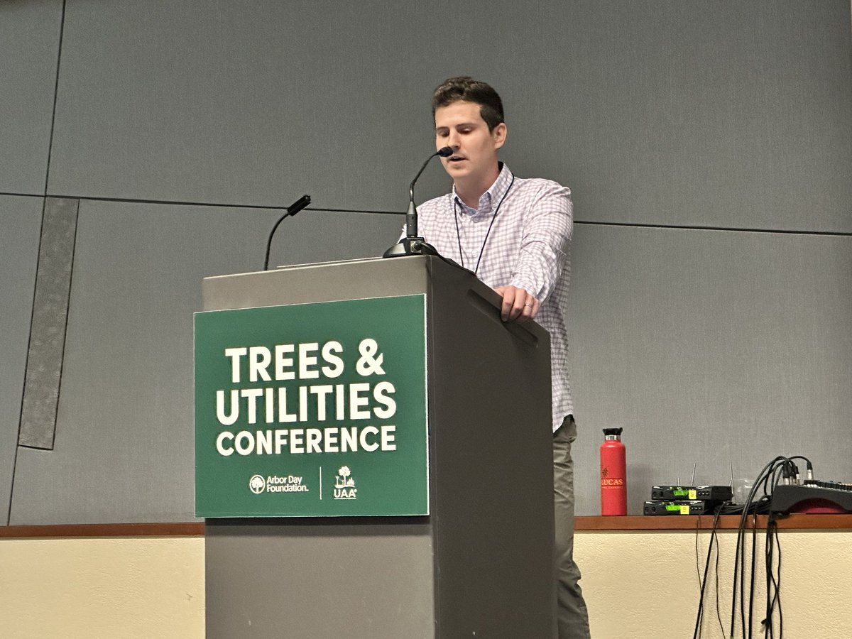 AmyFischbach's tweet image. ComEd compared remote sensing technologies over a two-year period. The speakers at T&amp;amp;U are sharing the results of these LiDAR, HSI and satellite pilot projects. @tdworldmag #treesandutilities