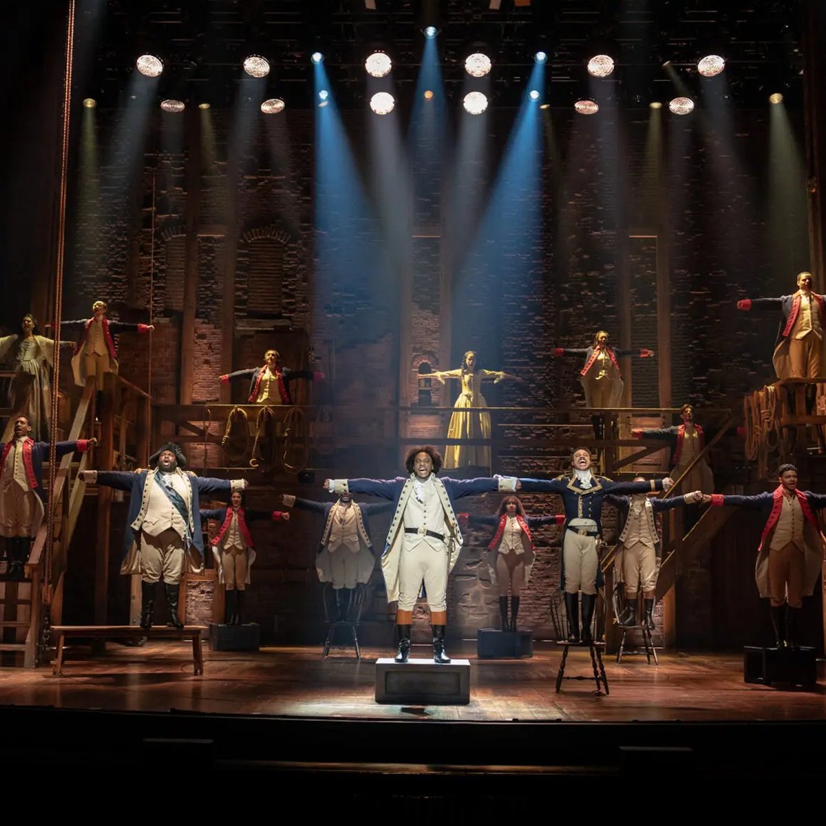 MkeTheater's tweet photo. ✨LOOK AROUND, LOOK AROUND✨

Single tickets for Hamilton at the @marcuscenter are ON SALE! 🎟️ How lucky we are to be alive right now, Milwaukee! ➡️ https://t.co/3sRbiiDpUo https://t.co/hg8Jaf7B8K