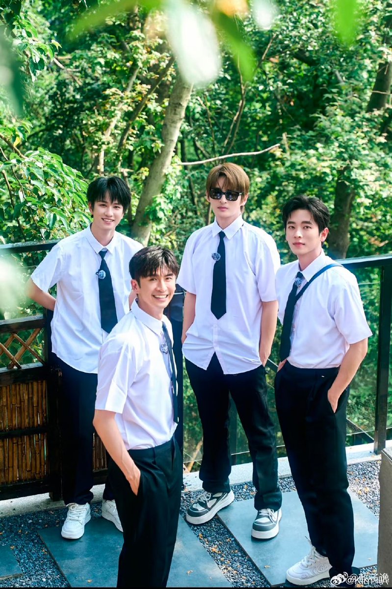 Yu_lling's tweet photo. รุ่นพี่หล่อๆแบบนี้หาได้ที่ไหนบ้างคะ🤭🤭

#เฉิงเหล่ย #ChengLei #丞磊 https://t.co/gTFkYL7sqr