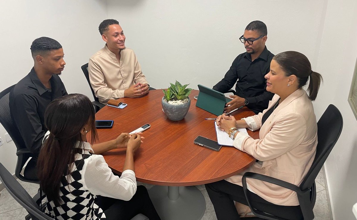 La Fiscalía especializada en Trata y Tráfico de Personas en Sosúa recibió al Sub-bloque Puerto Plata, del Bloque Cibao Norte del Congreso Joven de República Dominicana. Encuentro para fortalecer vínculos y promover el compromiso juvenil con la justicia y prevención de este delito