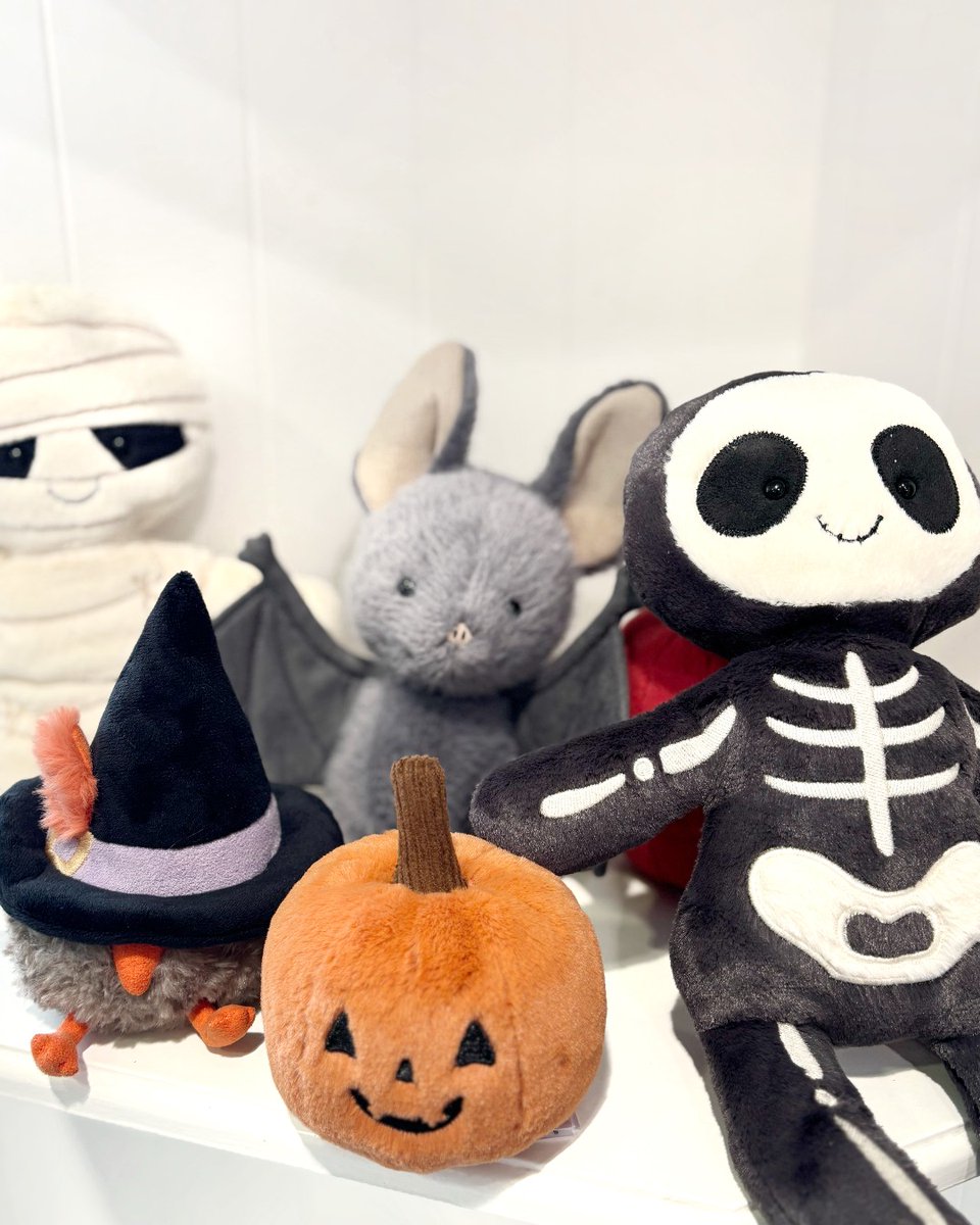 Say hi to the new Halloween Jellycats at <a href="/JoJoMamanBebe/">JoJo Maman Bébé</a>! Pop in store along Regent Street to find new Jellycats bit.ly/4hRtrPF 🎃👻  

#LoveLeam #Leamington #VisitLeam #DiscoverLeam
