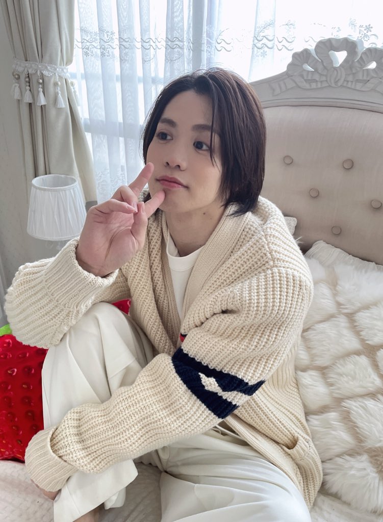 Ryuuukiyama's tweet photo. 33歳になりました。

周りに感謝し、役者として精進します！

皆様いつも本当にありがとうございます！ https://t.co/o0jvRLkE3G
