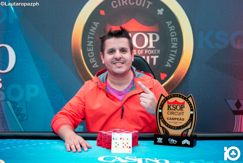Nuestro lector José Lesta 🇦🇷 ganó el High Roller Light $1.3K de la KSOP Buenos Aires y se llevó un premio de u$s 55K. Es su 🏆 N° 1⃣5⃣ en el Casino Buenos Aires. 

¡Felicitaciones <a href="/mamelroman/">Jose Lesta</a>! 👏

📸 <a href="/Poker10LATAM/">Poker10LATAM</a>