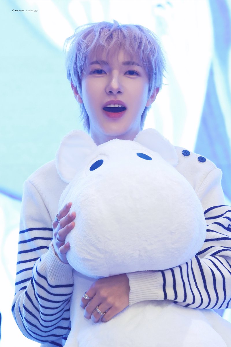 NaDream_427's tweet photo. 250907 JD fansign

#런쥔 
#RENJUN 
#NCT #NCTDREAM https://t.co/1HgRyvUfpX