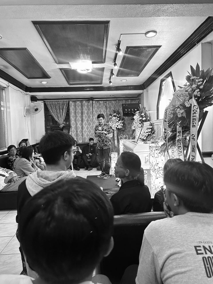 Sanay akong mag host sa mga maliliit na family/church gatherings. Pero iba ito, mabigat sa puso. Salamat at paalam, Ate Donna!