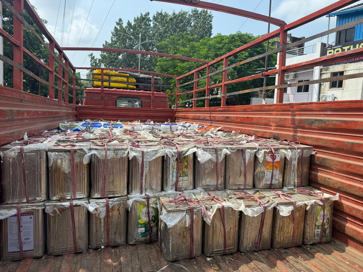 FDA Seizes and Destroys 4,431 kg of Substandard Curd in #Nagpur: In Food and Drug Administration (FDA), Nagpur, seized and destroyed the substandard #curd worth ₹1.77 lakhs on Wednesday.  The curd was sent to Nagpur' Dahi bazaar in rusted curd from Jabalpur in Madhya Pradesh.