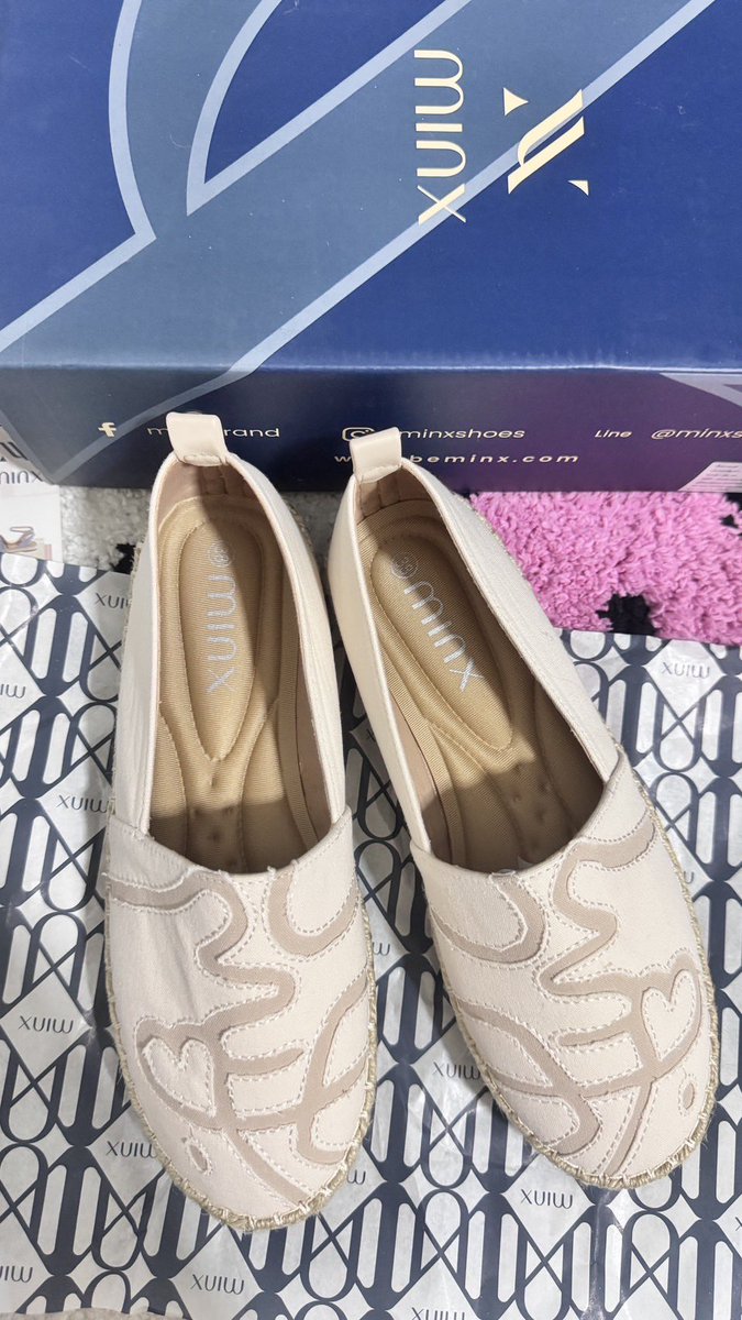 ccgtiop's tweet photo. ส่งต่อ Minx chloe fluffy 800 from (1,100) พร้อมกล่อง เบอร์ 38 มือ 1 
ส่งฟรีงับ อยากดูรูปหรือสอบถามเพิ่มเติมdmได้เลยนะคะ  🔆
#ส่งต่อminxshoes #ส่งต่อminx #minx #minxshoes #ส่งต่อรองเท้า #ส่งต่อของมือสอง https://t.co/1flL3HDyNC