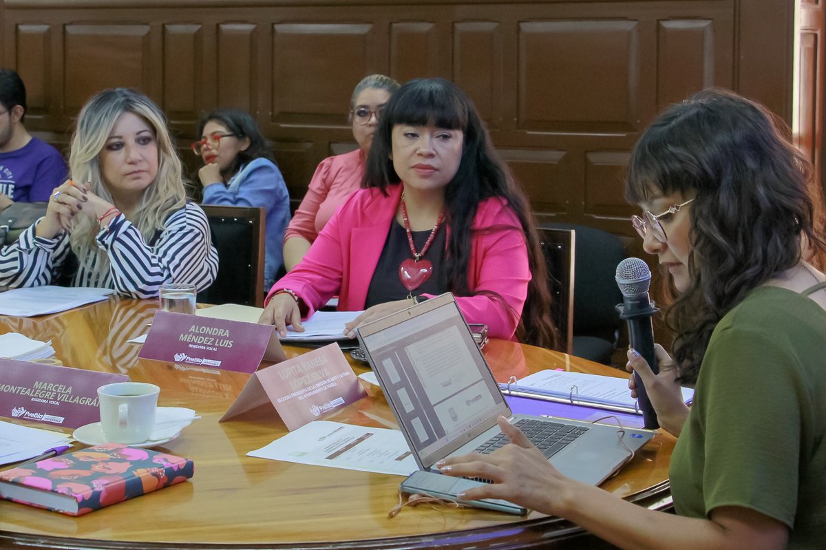 #Arte | 🎶🎨🎭 Más espacios para artistas poblanos
La Comisión de Arte y Cultura del Cabildo aprobó un dictamen para garantizar la presencia de talento local en espectáculos públicos y privados.

📜✍️ Se modificaron los artículos 475, 489 y 490 del COREMUN, fortaleciendo el