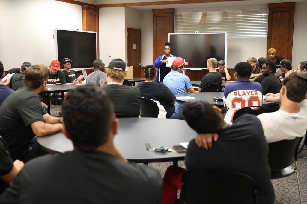 asumidsouth's tweet image. ✨ TRIO Student Support Services opened the year with an orientation meet and greet! Students met staff, explored resources and found out how TRIO SSS can support their success at ASU Mid-South. 📸 

#GreyhoundNation #BuildYourFuture #TRIOSSS