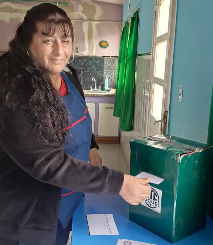 #FélixGonzálezConducción 
ATE Esquel realizó elección de delegados Auxiliares de Educación en Escuela 88  #JoséDeSanMartín y Residencia Estudiantil de #GobernadorCosta <a href="/ateprensa/">Prensa ATE Nacional</a> <a href="/marceloherbas19/">Marcelo Herbas</a> <a href="/chubut_sindical/">Chubut Sindical</a>