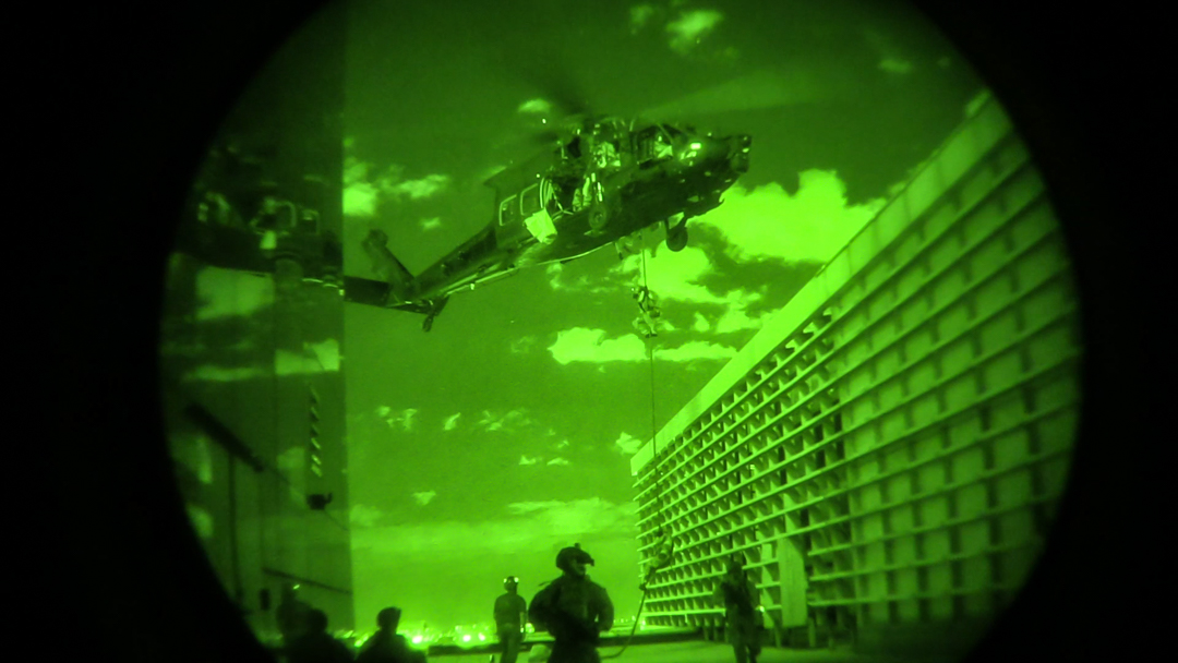 Go160thSoar's tweet image. Night Stalkers utilize the MH-60 Black Hawk to support special operations no fail missions around the world. Anytime, Anywhere, arriving time on target plus or minus 30 seconds. Learn More & Apply at Go160thSOAR.com.
#SpecialOperationsAviation #ArmyAviation #GoArmySOF