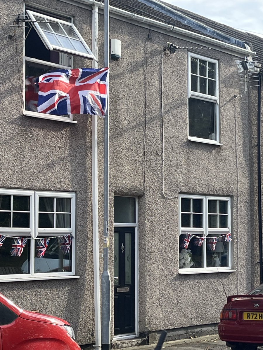 Michael1682's tweet image. #Spennymoor  Is full of Flags - every part of Town a glow  #RaiseTheFlags  #RaiseTheColours   ⁦@TRobinsonNewEra⁩