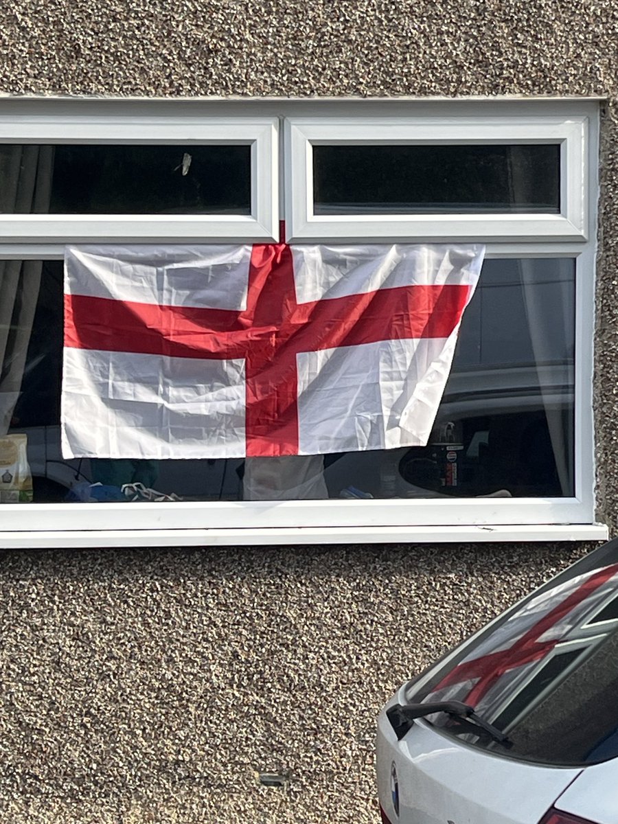 Michael1682's tweet image. #Spennymoor  Is full of Flags - every part of Town a glow  #RaiseTheFlags  #RaiseTheColours   ⁦@TRobinsonNewEra⁩